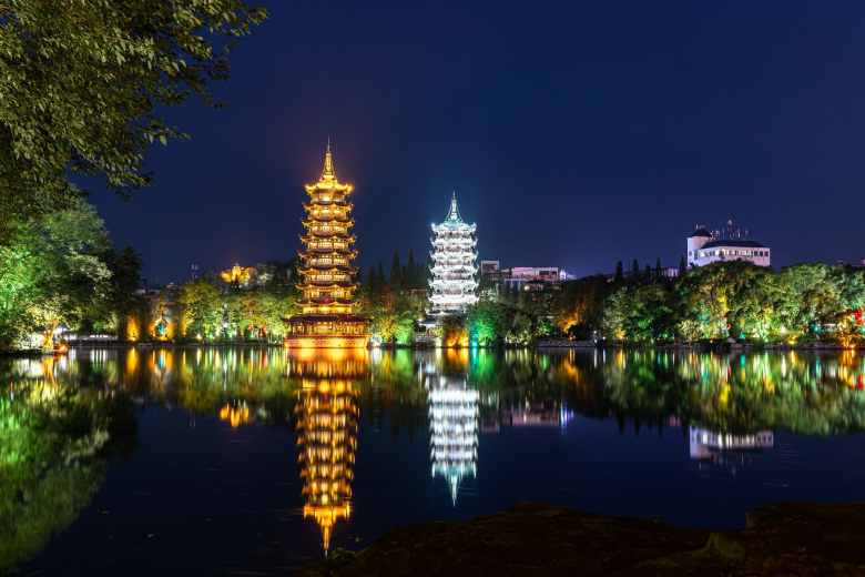 桂林日月雙塔